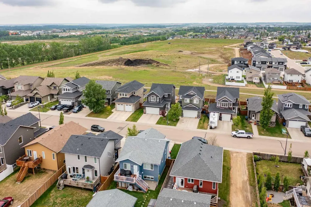 139 Morris Court Blackfalds AB T4M 0B2
