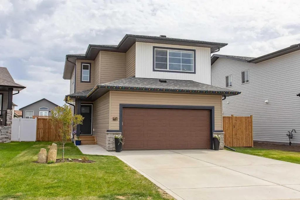 71 Bardwell Way Sylvan Lake AB T4S 0V4
