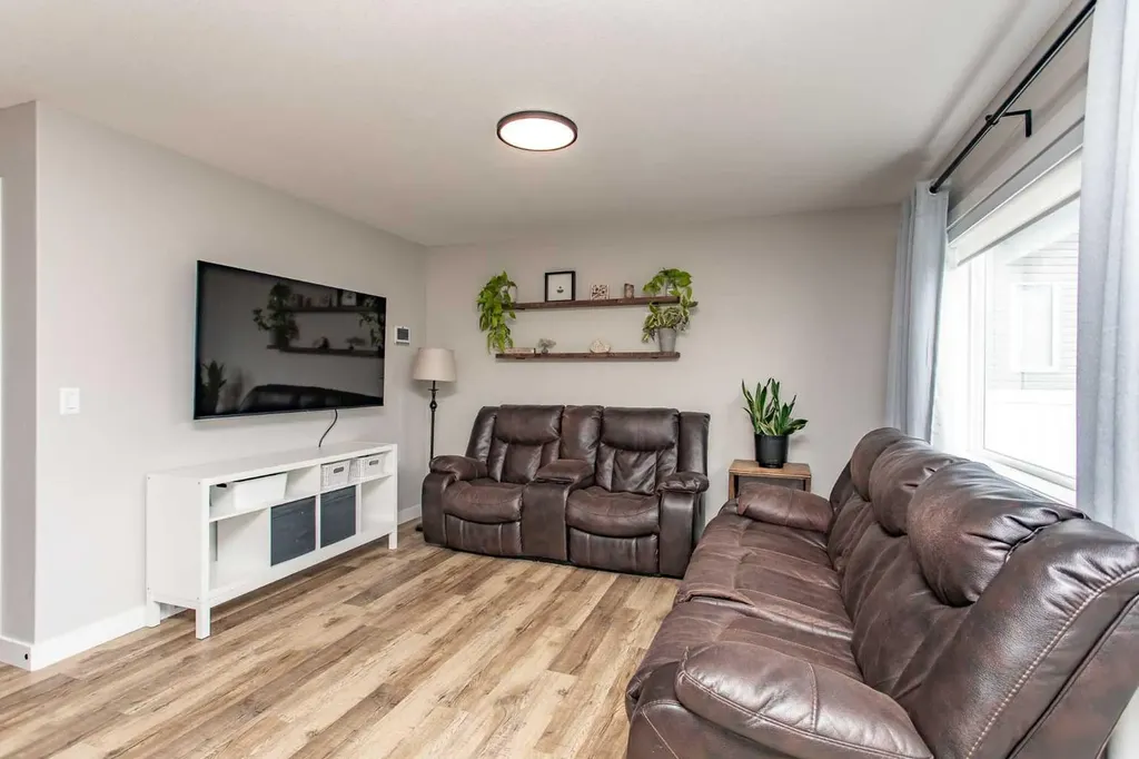 71 Bardwell Way Sylvan Lake AB T4S 0V4