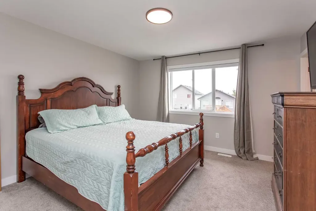 71 Bardwell Way Sylvan Lake AB T4S 0V4