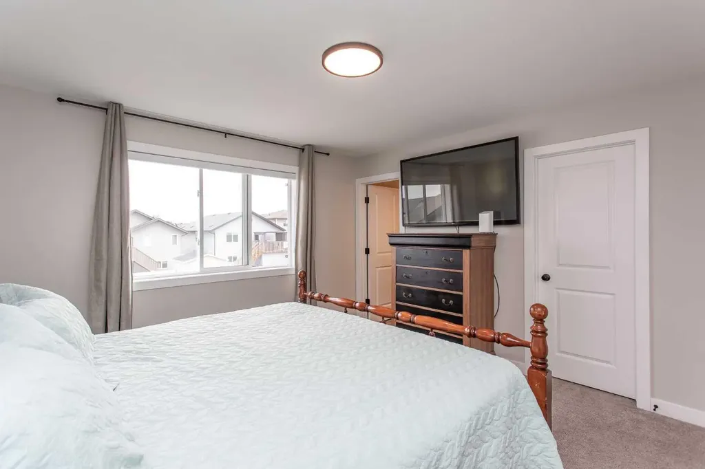 71 Bardwell Way Sylvan Lake AB T4S 0V4