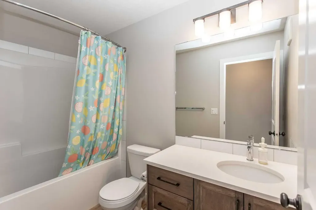 71 Bardwell Way Sylvan Lake AB T4S 0V4