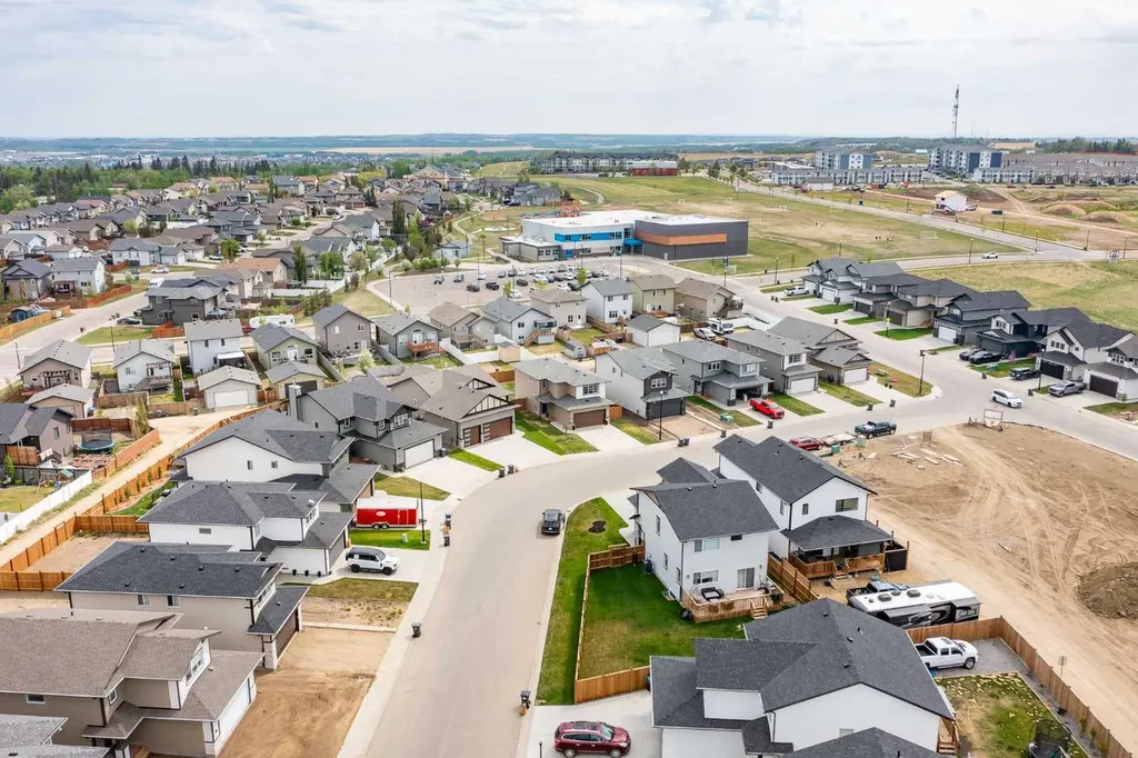 71 Bardwell Way Sylvan Lake AB T4S 0V4