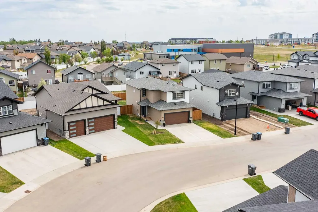 71 Bardwell Way Sylvan Lake AB T4S 0V4