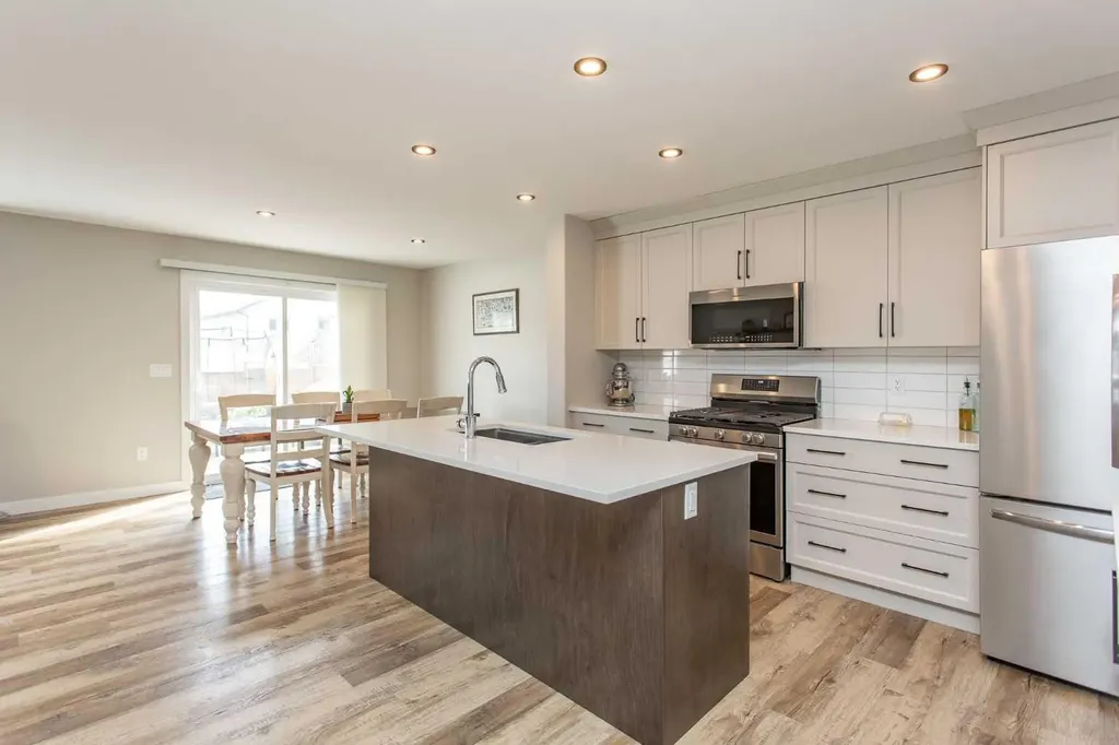 71 Bardwell Way Sylvan Lake AB T4S 0V4