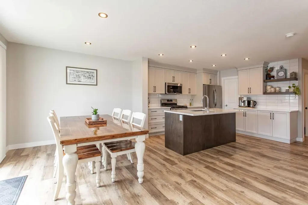 71 Bardwell Way Sylvan Lake AB T4S 0V4