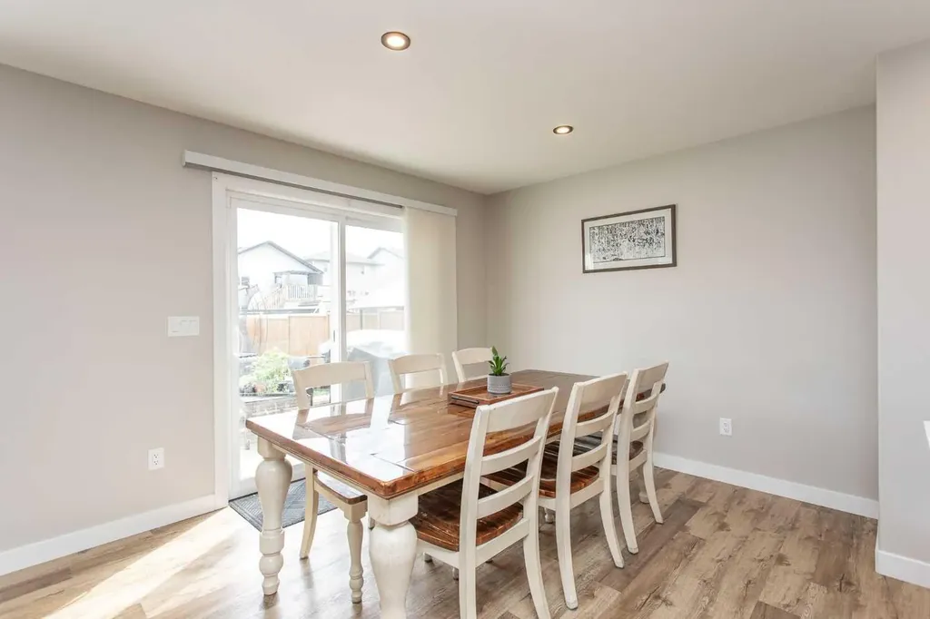71 Bardwell Way Sylvan Lake AB T4S 0V4