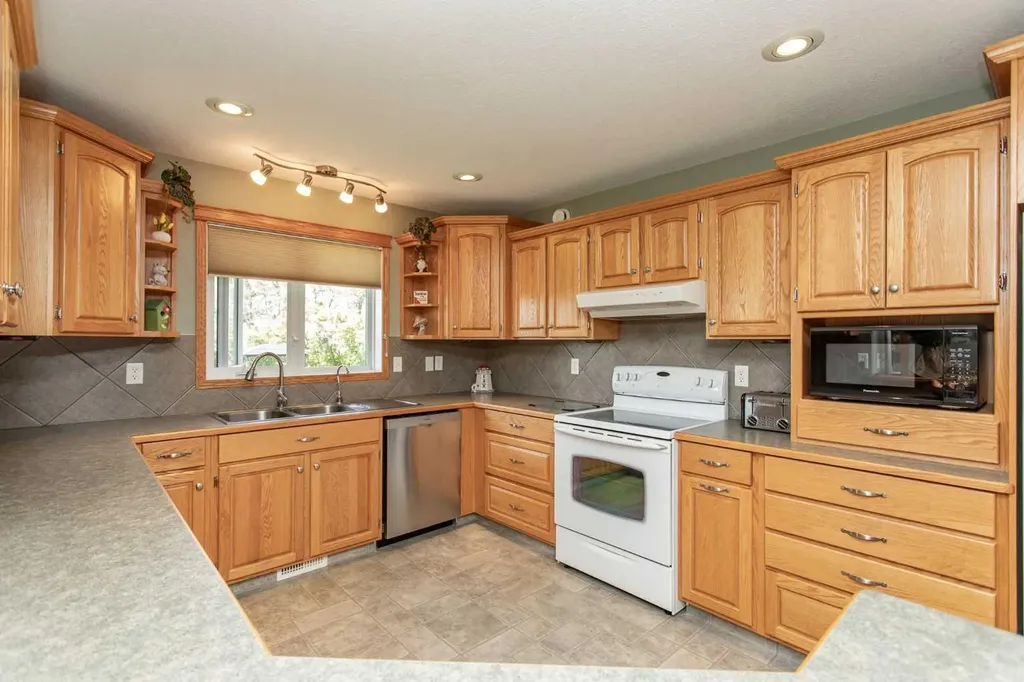 25028 Highway 595 Rural Red Deer County AB T4E 0T3