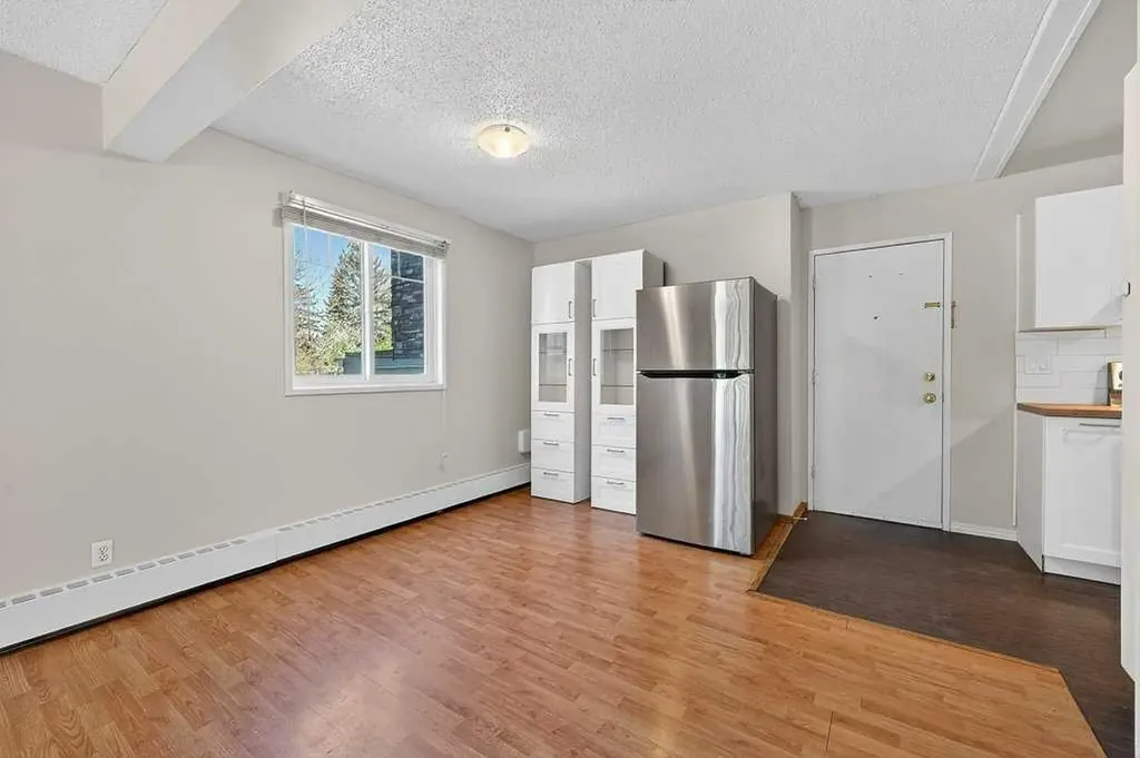 5601 Dalton Drive NW Calgary AB T3A 2C3