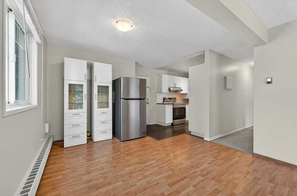 5601 Dalton Drive NW Calgary AB T3A 2C3