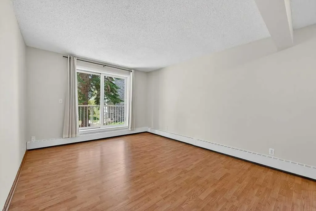 5601 Dalton Drive NW Calgary AB T3A 2C3