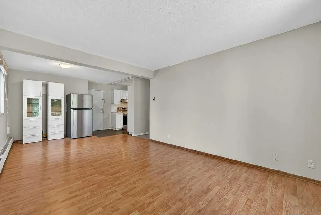 5601 Dalton Drive NW Calgary AB T3A 2C3