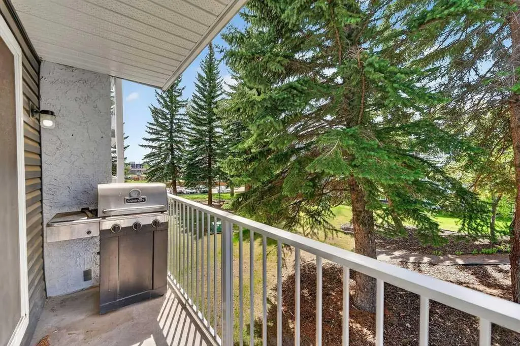 5601 Dalton Drive NW Calgary AB T3A 2C3