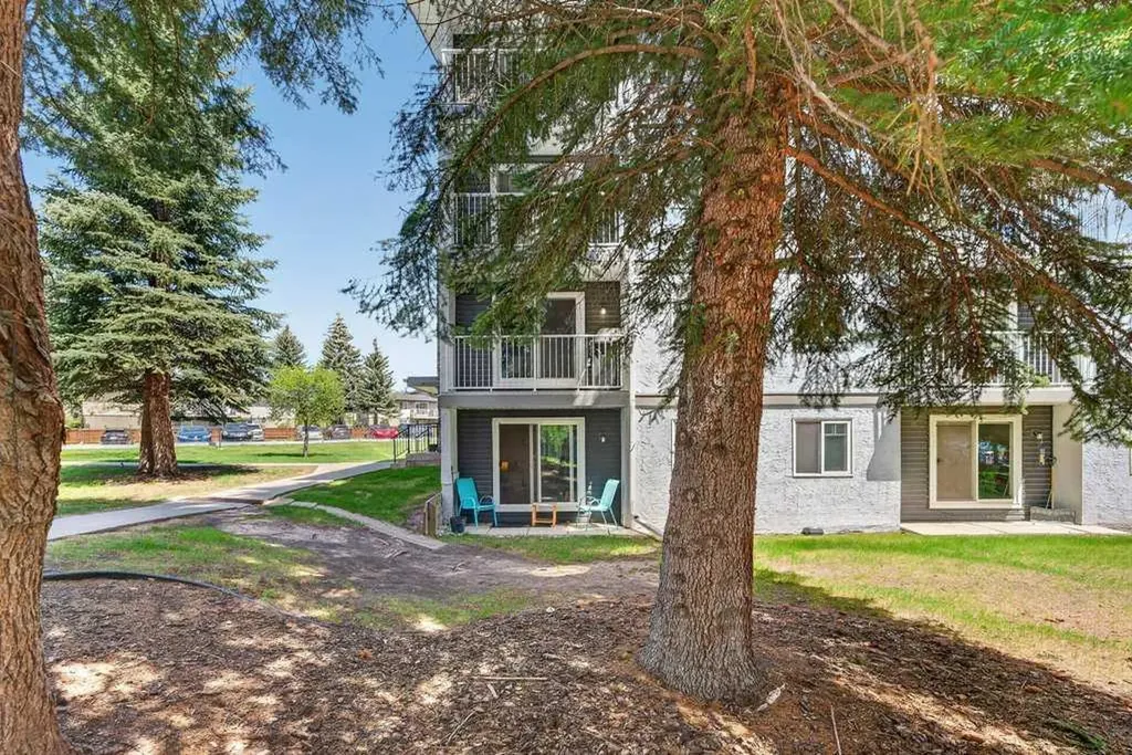 5601 Dalton Drive NW Calgary AB T3A 2C3