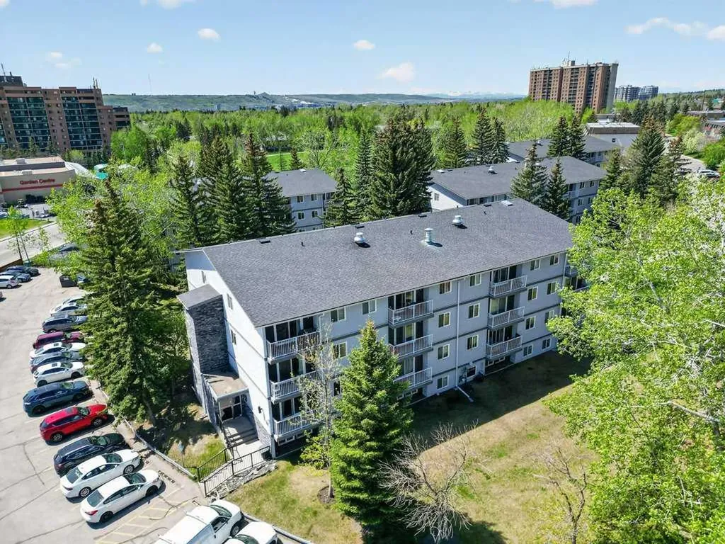 5601 Dalton Drive NW Calgary AB T3A 2C3