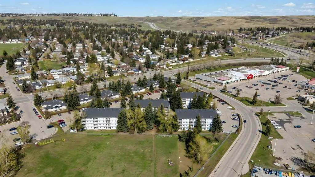5601 Dalton Drive NW Calgary AB T3A 2C3