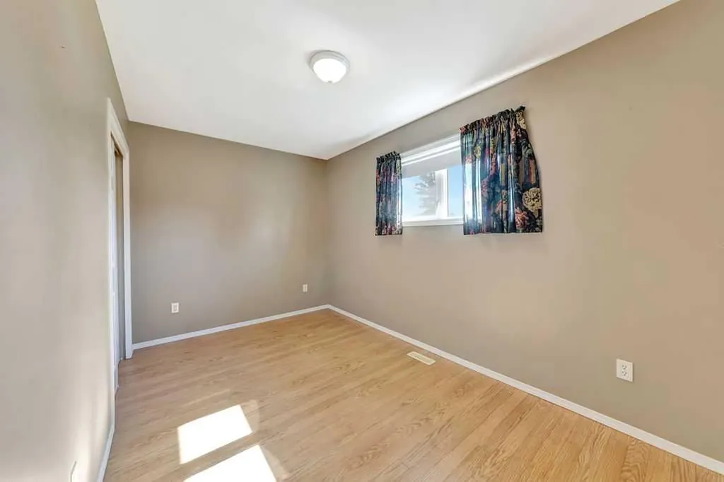 16 1st Street W Neilburg SK S0M 2C0