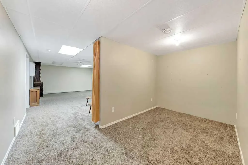 16 1st Street W Neilburg SK S0M 2C0