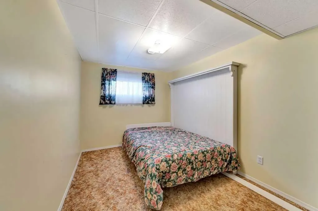 16 1st Street W Neilburg SK S0M 2C0