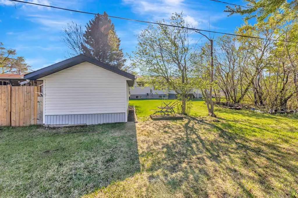 16 1st Street W Neilburg SK S0M 2C0