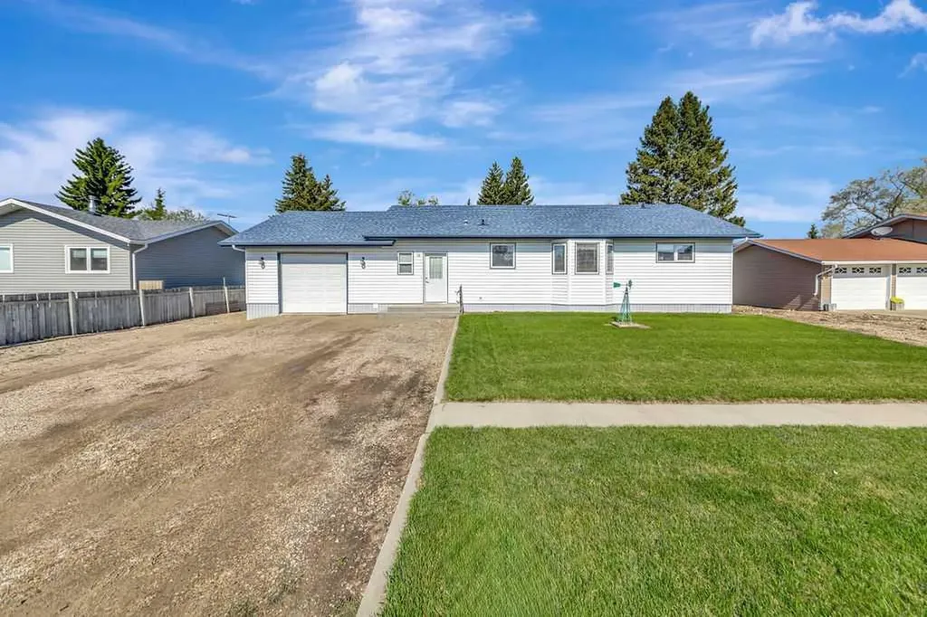 16 1st Street W Neilburg SK S0M 2C0