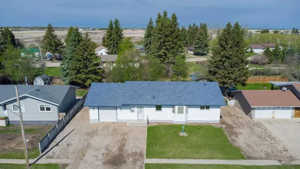 16 1st Street W Neilburg SK S0M 2C0