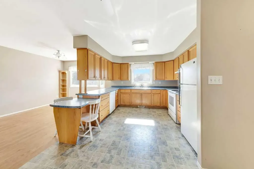 16 1st Street W Neilburg SK S0M 2C0