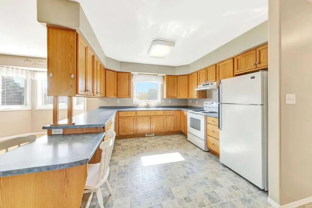 16 1st Street W Neilburg SK S0M 2C0