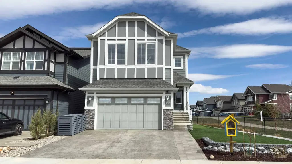 168 Magnolia Manor SE Calgary AB T3M 3J1