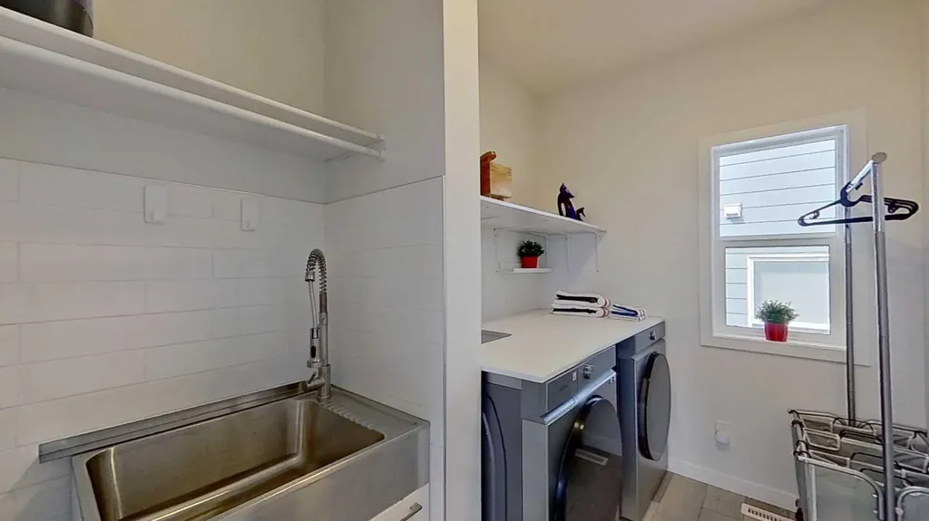 168 Magnolia Manor SE Calgary AB T3M 3J1