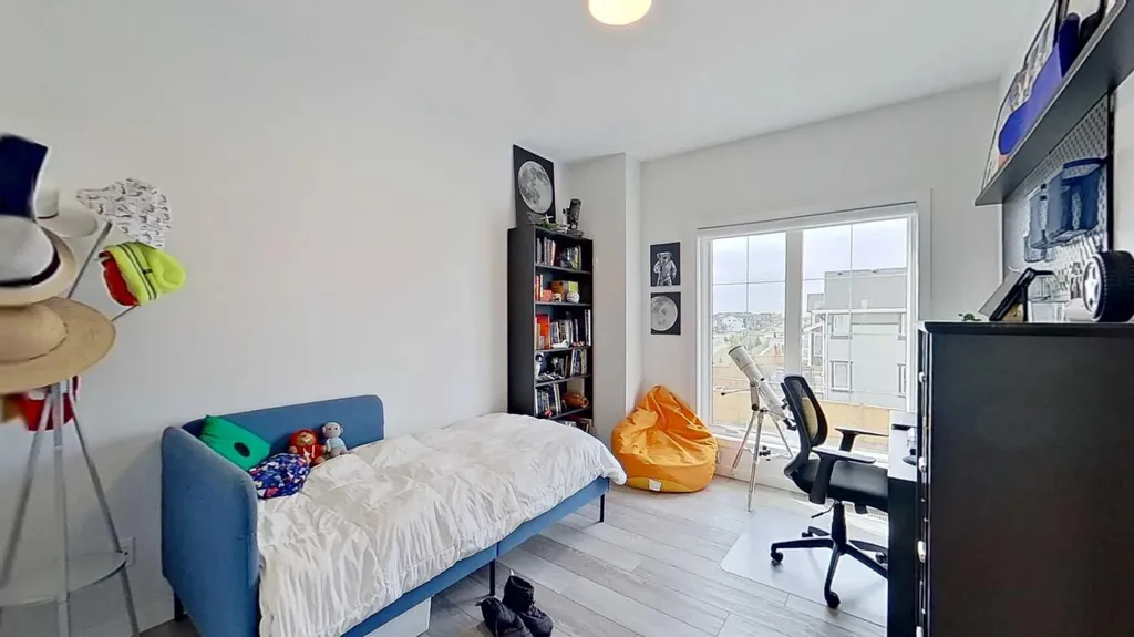 168 Magnolia Manor SE Calgary AB T3M 3J1
