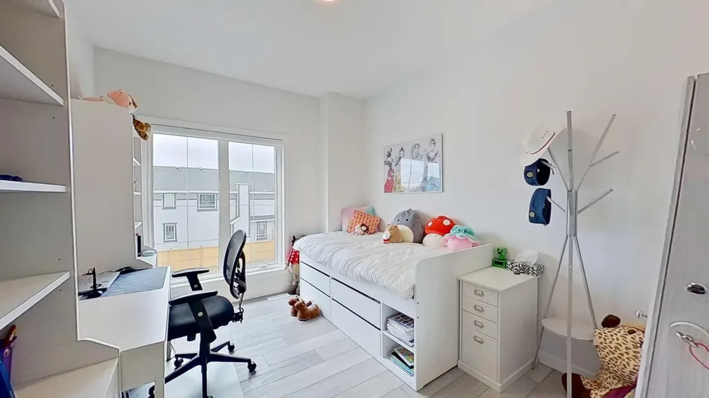 168 Magnolia Manor SE Calgary AB T3M 3J1
