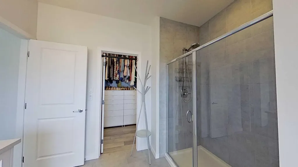 168 Magnolia Manor SE Calgary AB T3M 3J1
