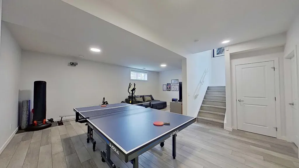 168 Magnolia Manor SE Calgary AB T3M 3J1
