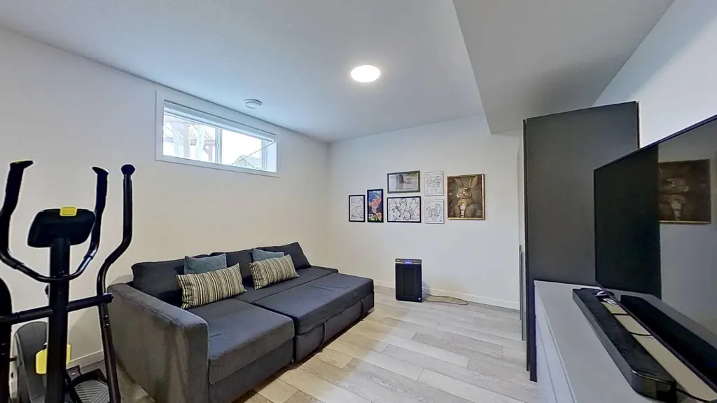 168 Magnolia Manor SE Calgary AB T3M 3J1
