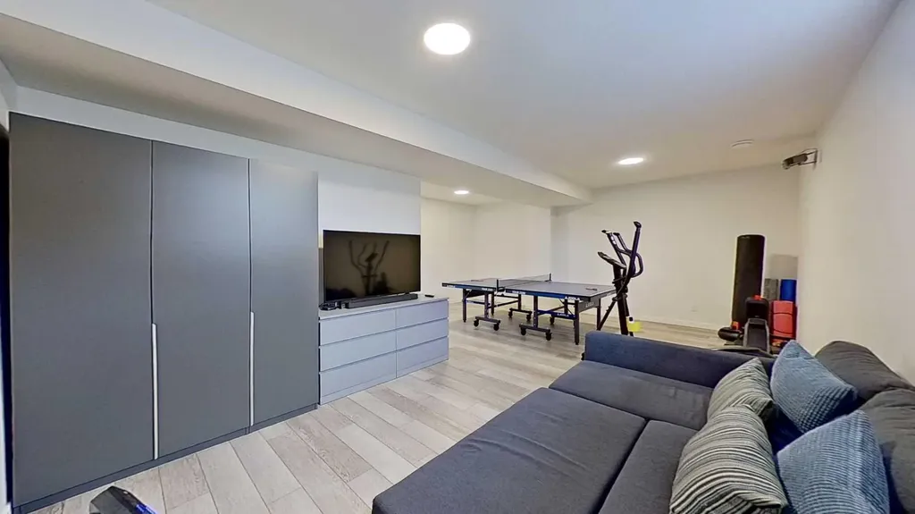 168 Magnolia Manor SE Calgary AB T3M 3J1