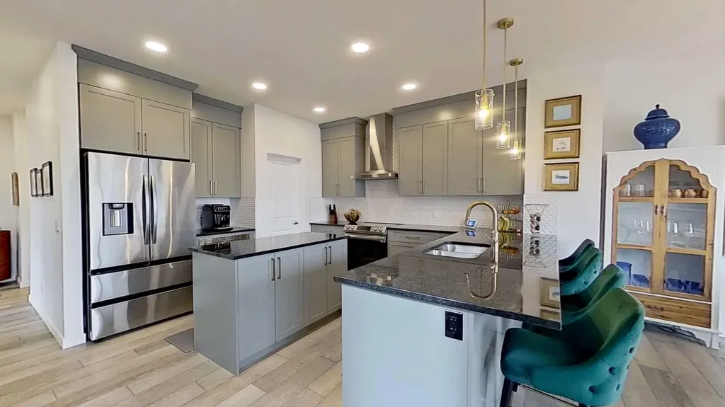 168 Magnolia Manor SE Calgary AB T3M 3J1