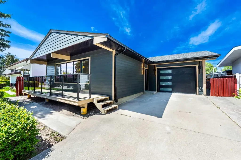 820 Archwood Road SE Calgary AB T2J 1C4