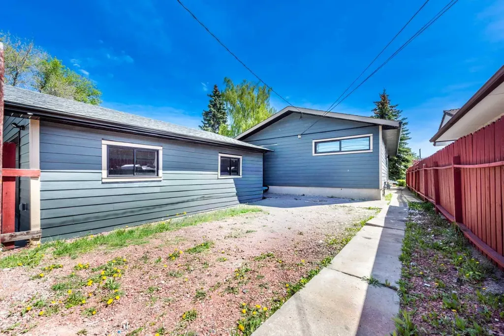 820 Archwood Road SE Calgary AB T2J 1C4