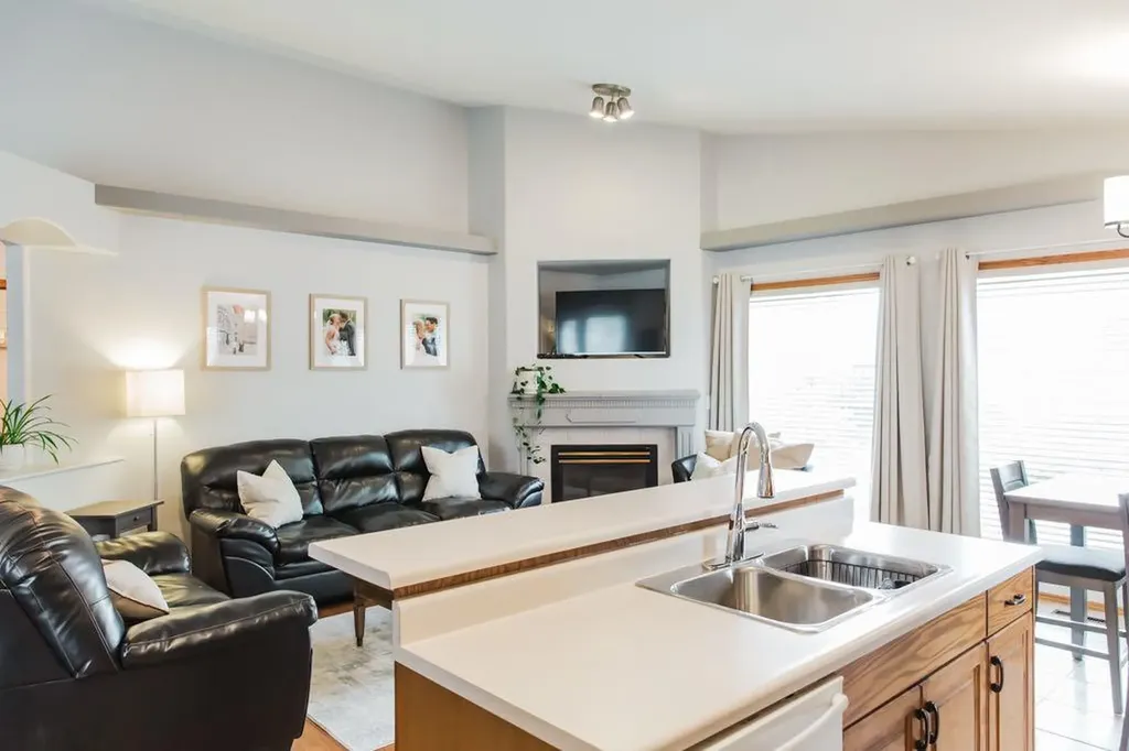 118 Pinnacle Way Grande Prairie AB T8W 2N9