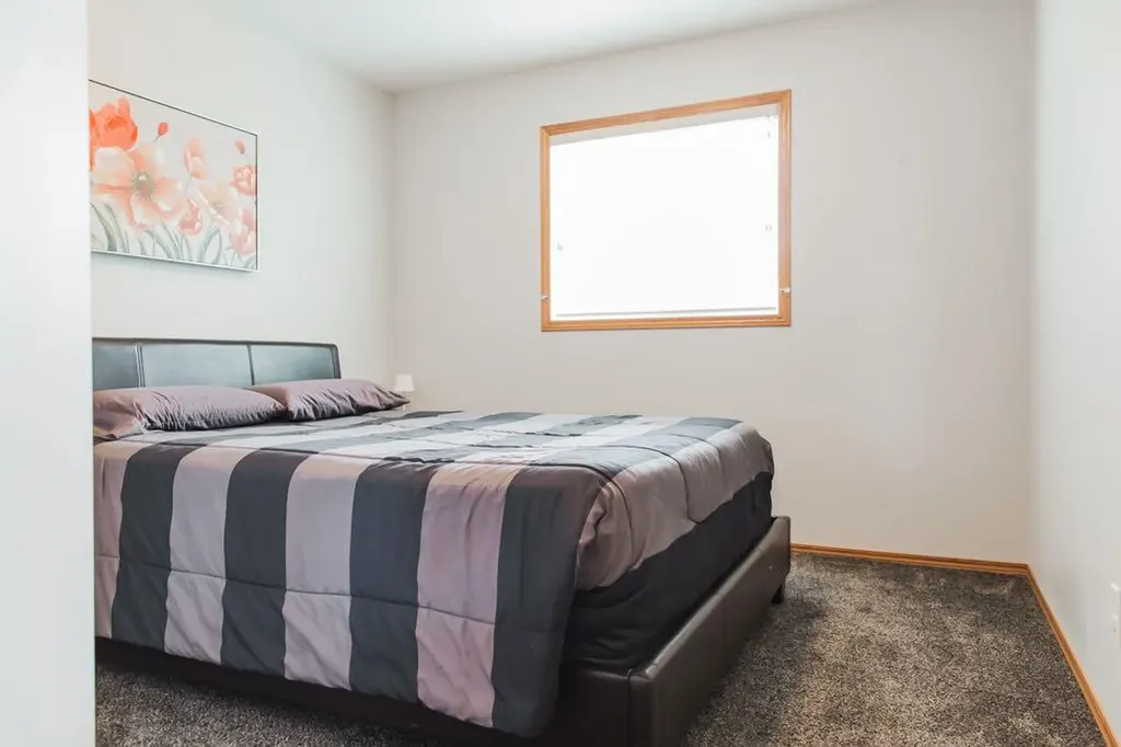 118 Pinnacle Way Grande Prairie AB T8W 2N9