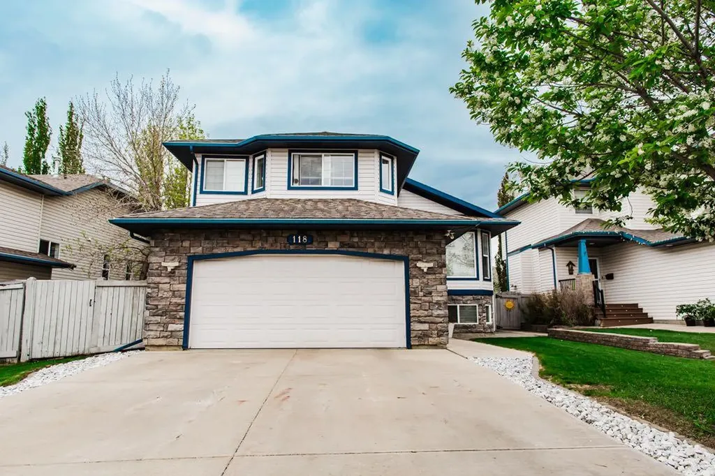 118 Pinnacle Way Grande Prairie AB T8W 2N9