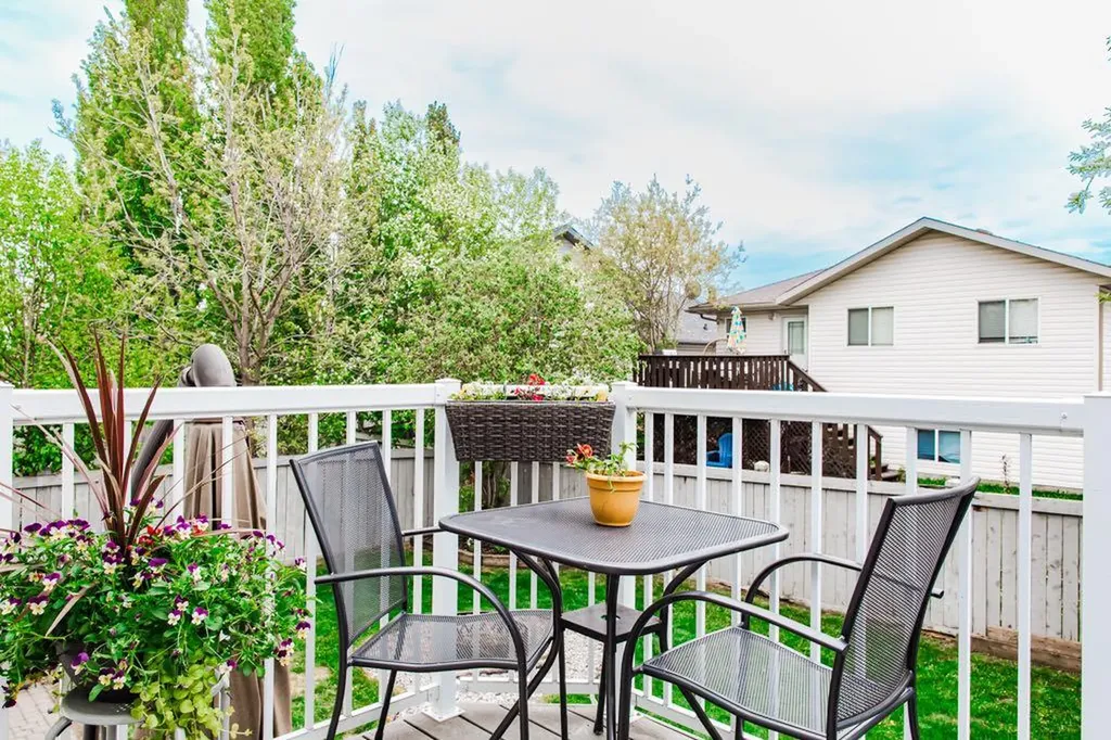 118 Pinnacle Way Grande Prairie AB T8W 2N9