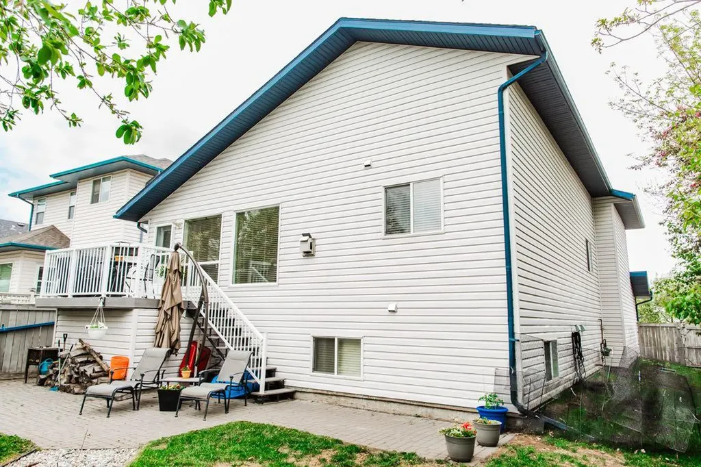 118 Pinnacle Way Grande Prairie AB T8W 2N9
