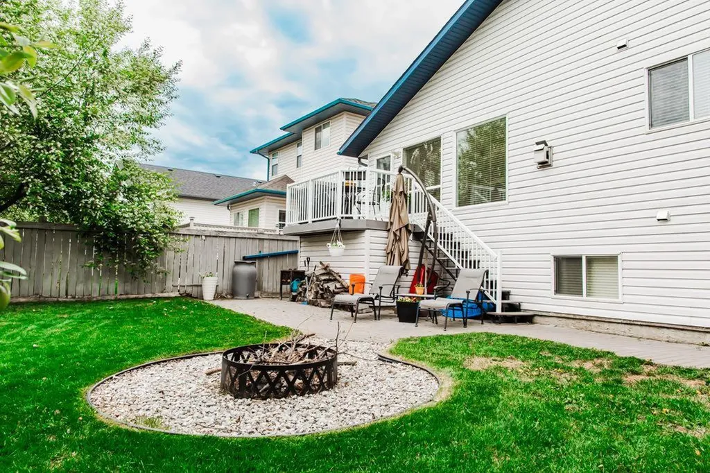 118 Pinnacle Way Grande Prairie AB T8W 2N9