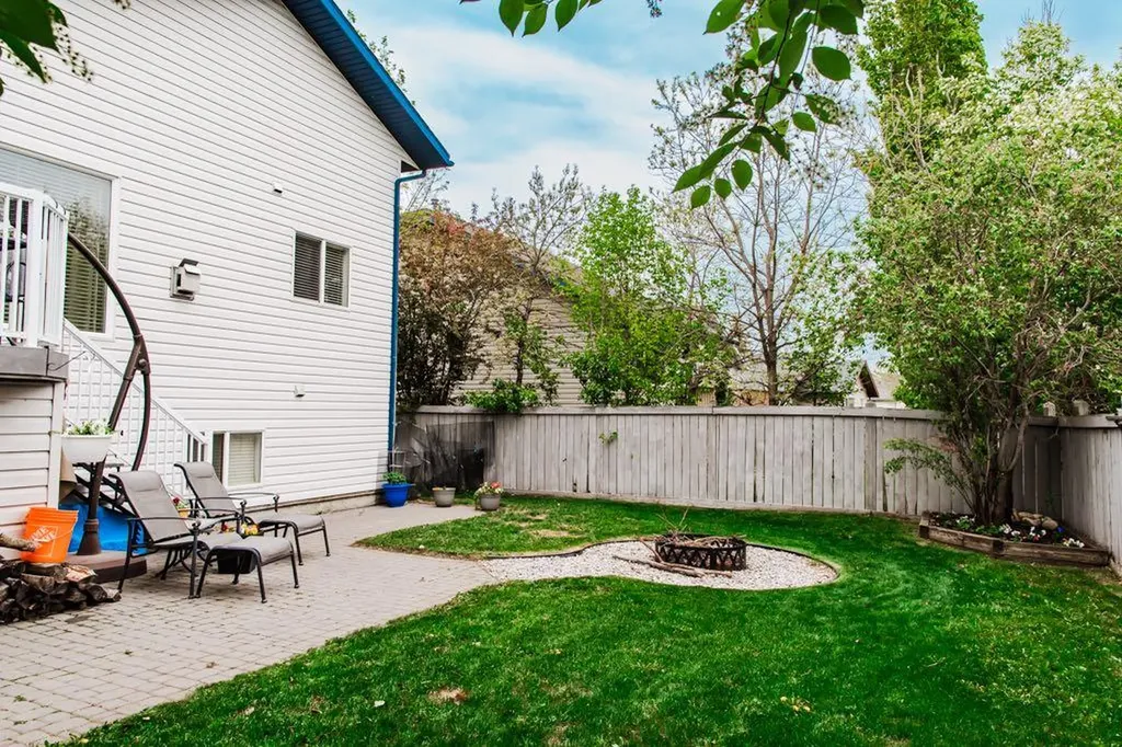 118 Pinnacle Way Grande Prairie AB T8W 2N9