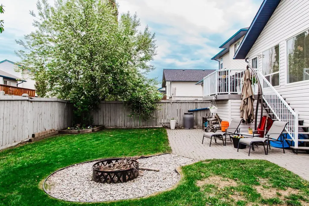 118 Pinnacle Way Grande Prairie AB T8W 2N9
