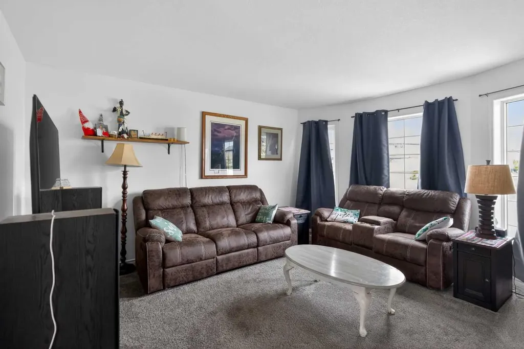 8513 102a Avenue Grande Prairie AB T8X 0K1