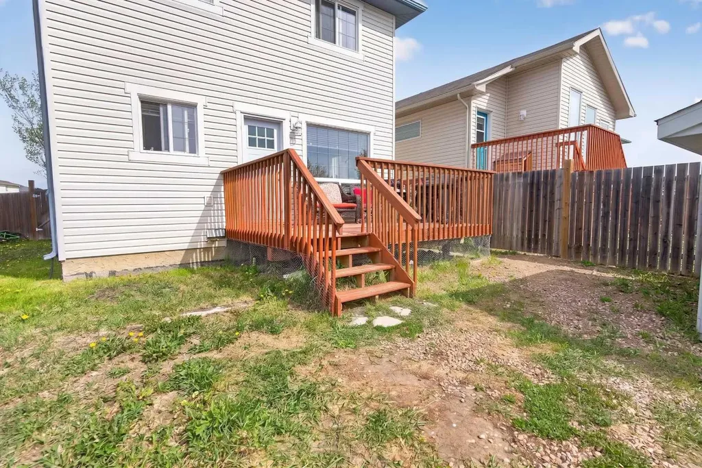 8513 102a Avenue Grande Prairie AB T8X 0K1