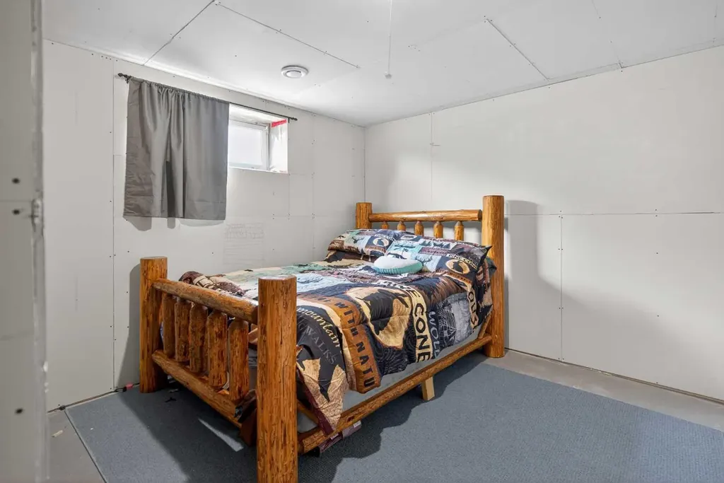 8513 102a Avenue Grande Prairie AB T8X 0K1